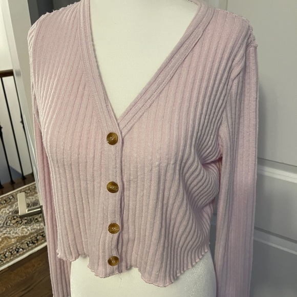 Soft pink top - Picture 2 of 3